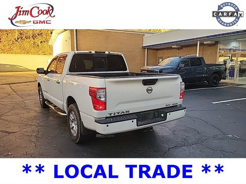 Used 2018 Nissan Titan SV w/ SV Convenience Package image 8