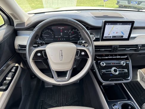Used 2022 Lincoln Corsair AWD w/ Premium Package image 14
