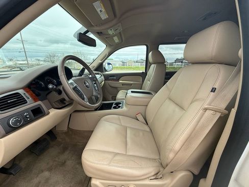 Used 2011 GMC Yukon SLT w/ SLT-2 Equipment Package image 12