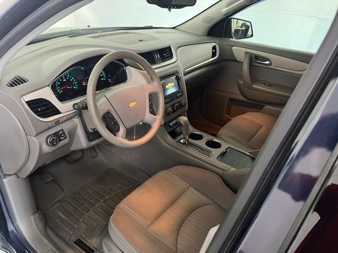 Used 2015 Chevrolet Traverse LS FWD image 25