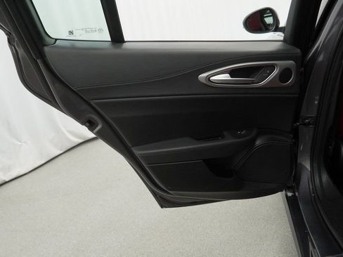 Used 2024 Alfa Romeo Giulia Veloce image 41