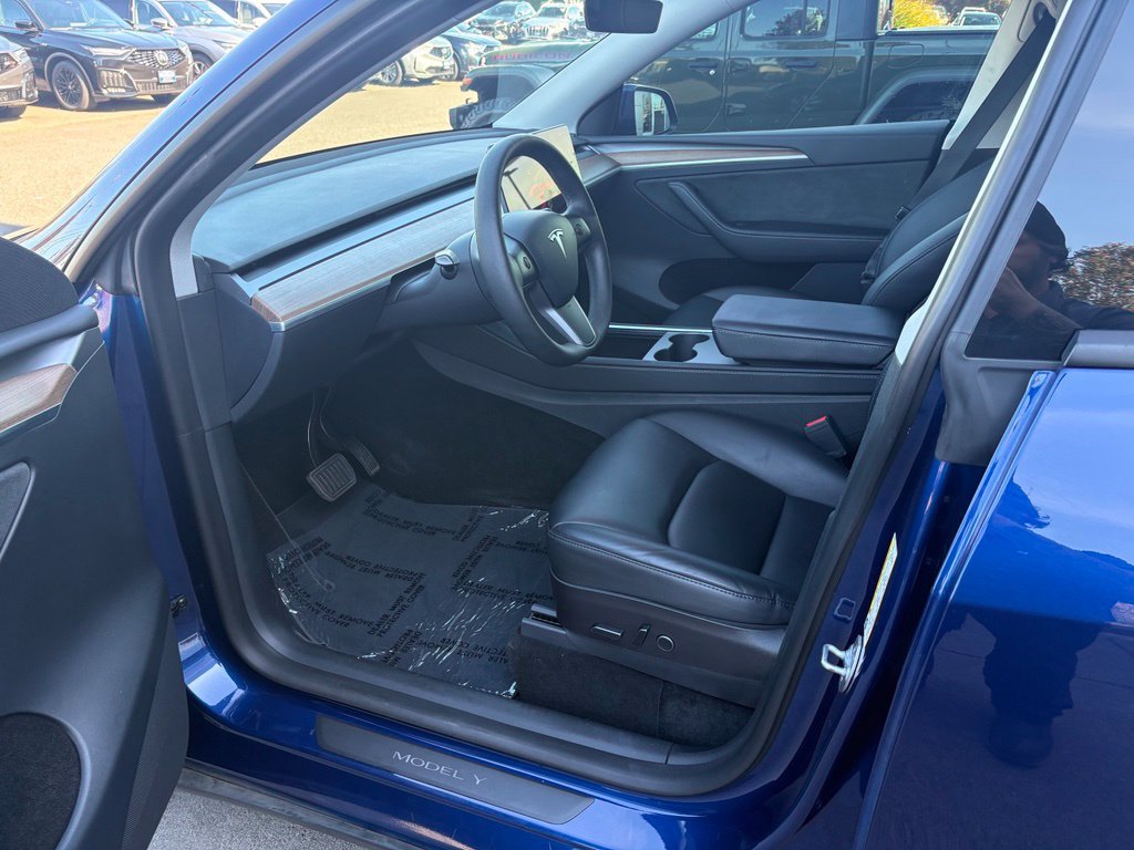 Used 2023 Tesla Model Y Long Range AWD/4WD image 13