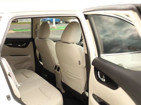 Used 2021 Nissan Rogue Sport SV FWD image 48