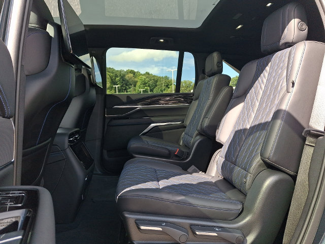 Certified 2026 Cadillac Escalade IQ Luxury 1 AWD/4WD image 8