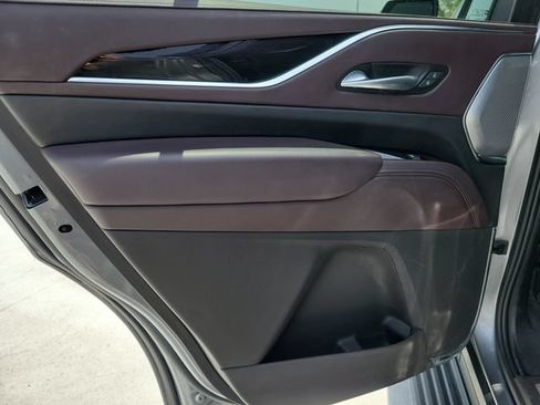 Certified 2022 Cadillac Escalade Premium Luxury Platinum AWD/4WD image 23