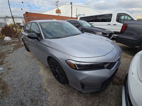 Used 2025 Honda Civic Sport image 2