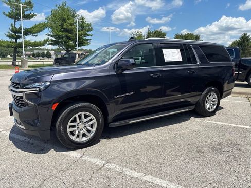 Used 2024 Chevrolet Suburban LT AWD/4WD image 15