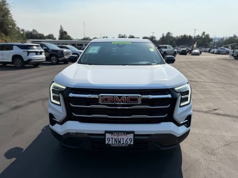 Used 2025 GMC Terrain Elevation w/ Technology Package II image 3