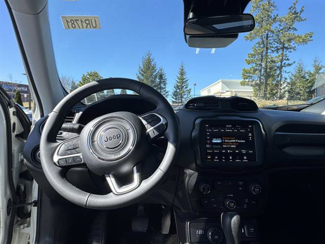 Used 2023 Jeep Renegade Altitude w/ Sun/Sound Group AWD/4WD image 8