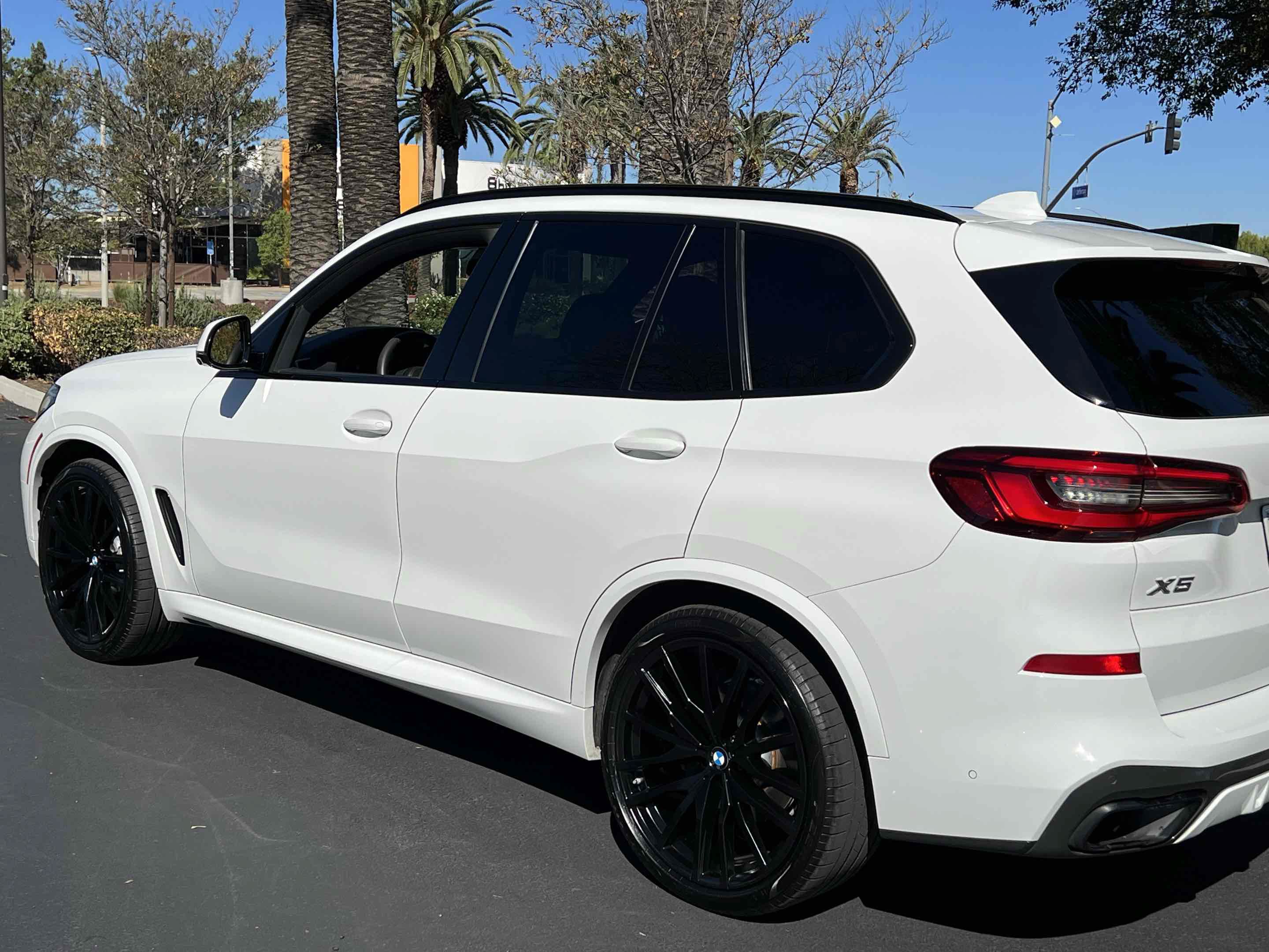 Used 2020 BMW X5 sDrive40i w/ M Sport Package RWD image 59