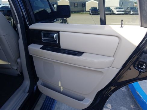 Used 2017 Lincoln Navigator Select RWD image 14