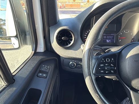 Used 2020 Mercedes-Benz Sprinter 1500 w/ Driver Convenience Package image 11
