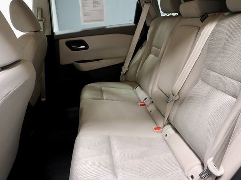 Certified 2025 Nissan Rogue SV image 22