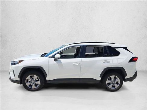 Used 2024 Toyota RAV4 XLE AWD/4WD image 7
