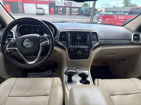 Used 2015 Jeep Grand Cherokee Overland w/ Advanced Technology Group AWD/4WD image 18