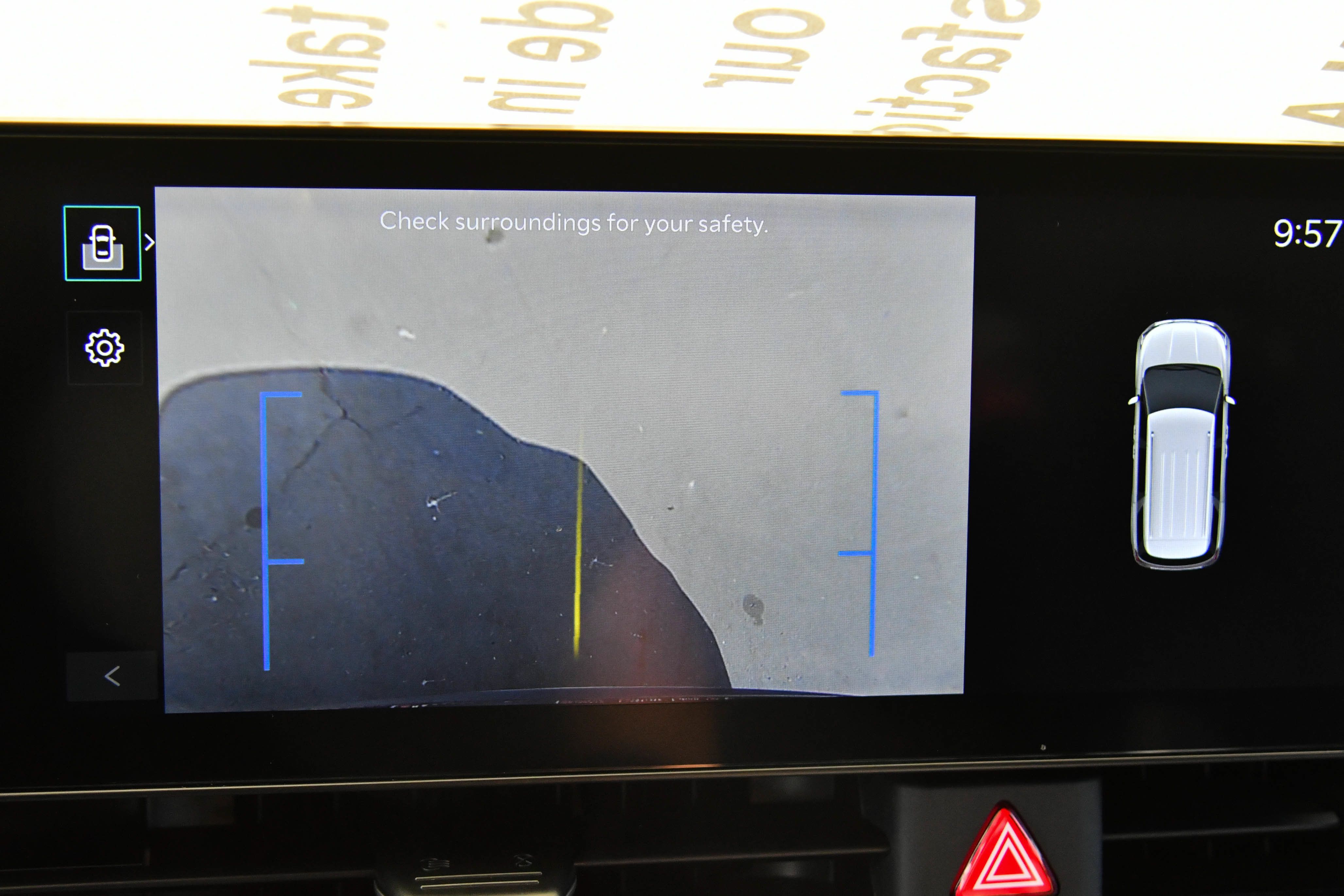 Used 2025 Kia Carnival FWD image 21