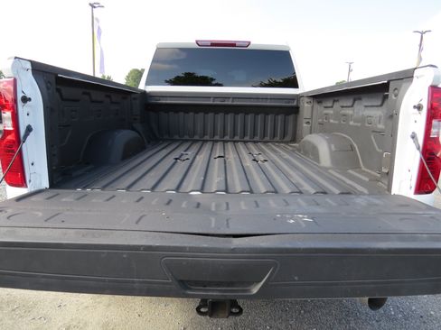 Used 2025 Chevrolet Silverado 2500 Custom w/ Custom Value Package AWD/4WD image 17