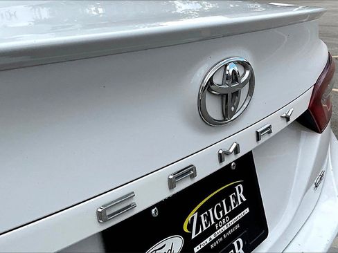 Used 2024 Toyota Camry SE image 30
