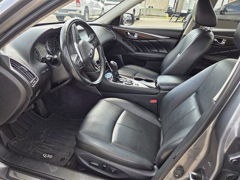 Used 2018 INFINITI Q50 Luxe w/ Essential Package (3.0T Luxe) image 10