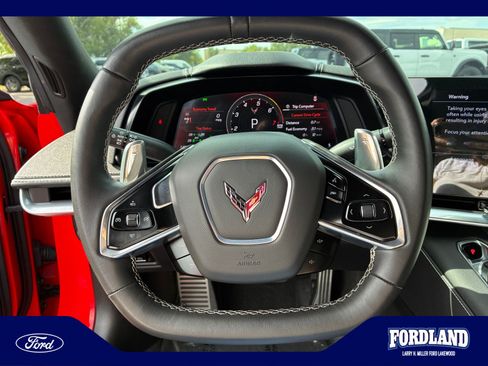 Used 2022 Chevrolet Corvette Stingray Coupe w/ Z51 Performance Package RWD image 9