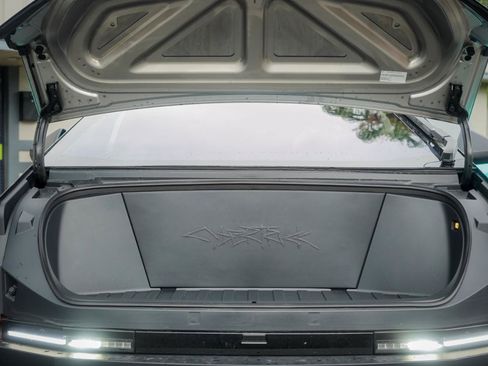 Used 2024 Tesla Cybertruck AWD Crew Cab image 9