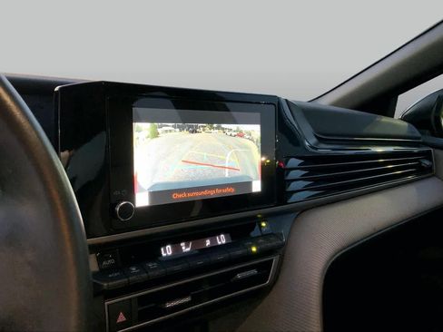 Used 2025 Toyota Camry SE FWD image 26
