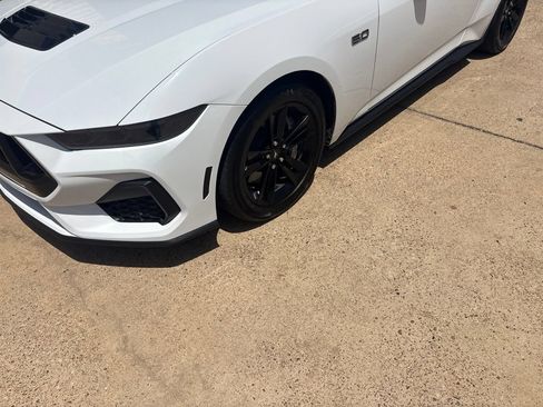 Used 2025 Ford Mustang GT RWD image 2