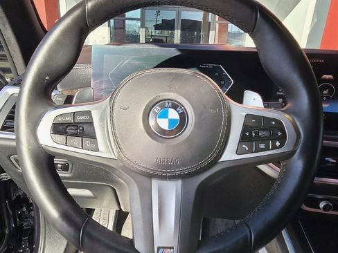 Used 2023 BMW X7 xDrive40i w/ M Sport Package image 22