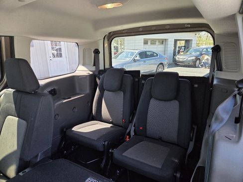 Used 2021 Ford Transit Connect XL image 10