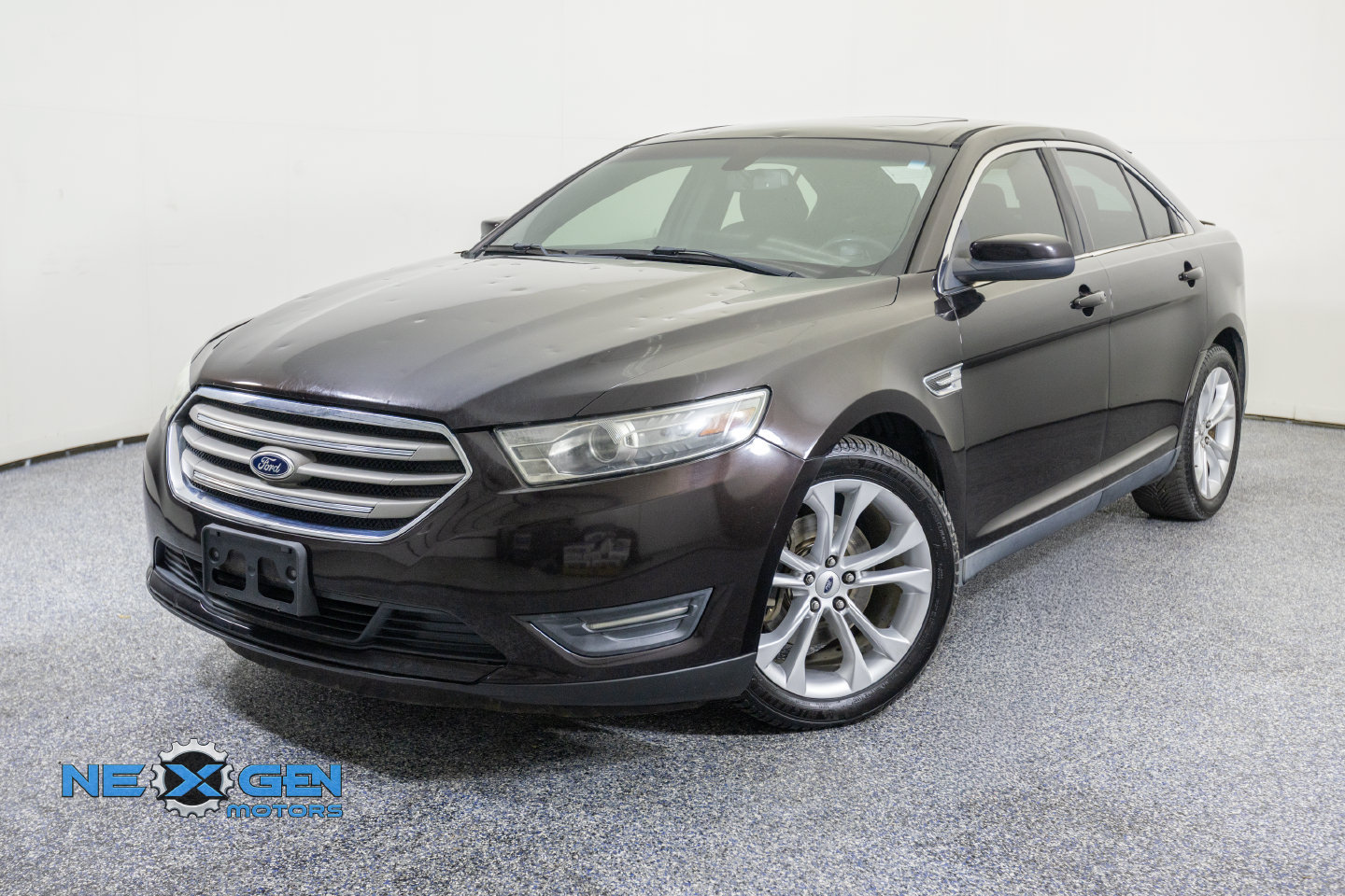 Used 2013 Ford Taurus SEL FWD image 4