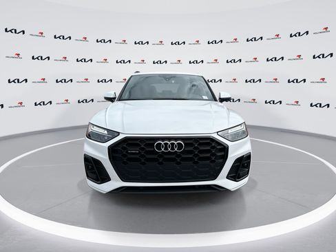 Used 2025 Audi Q5 2.0T Premium image 3