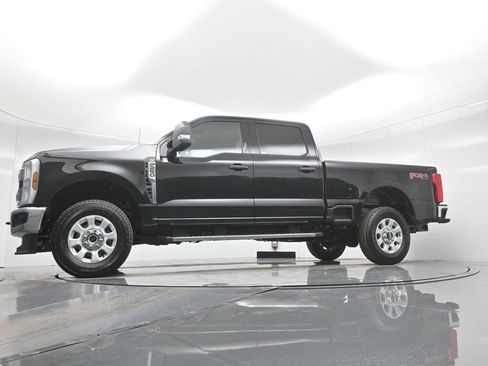 Certified 2024 Ford F250 XLT w/ FX4 Off-Road Package image 8