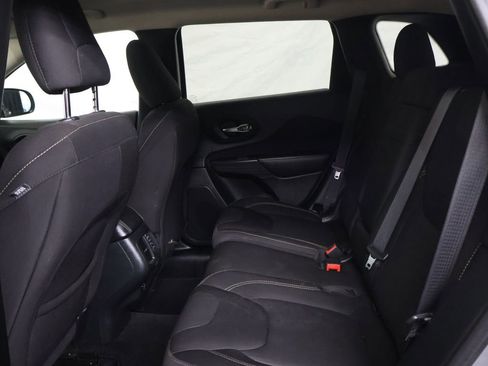 Used 2016 Jeep Cherokee Latitude image 15