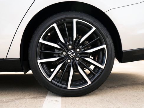 Used 2023 Honda Accord Touring image 15