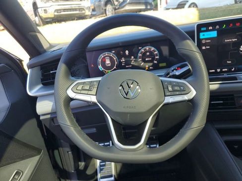 New 2026 Volkswagen Tiguan SE R-Line image 26