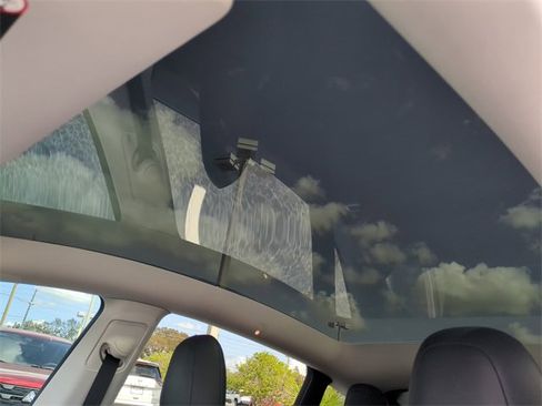 Used 2023 Tesla Model Y Long Range image 24