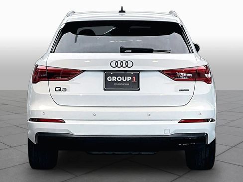 Used 2024 Audi Q3 2.0T Premium w/ Convenience Package AWD/4WD image 5
