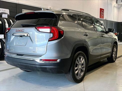 Used 2023 GMC Terrain SLT image 4