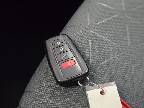 Certified 2020 Toyota RAV4 XLE w/ Convenience Package image 36