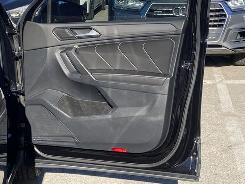 Used 2022 Volkswagen Tiguan SE image 21