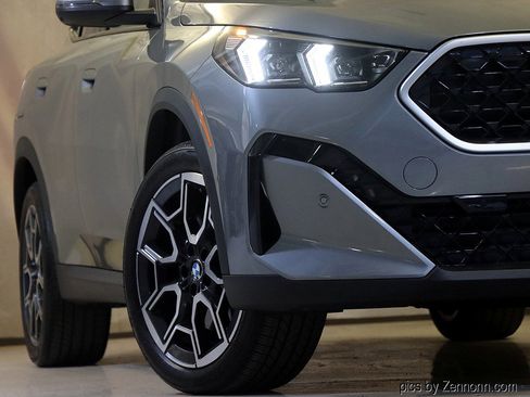 Certified 2025 BMW X2 xDrive28i image 4