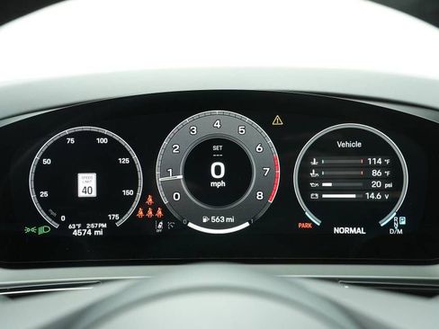 Certified 2025 Porsche Cayenne AWD/4WD image 14