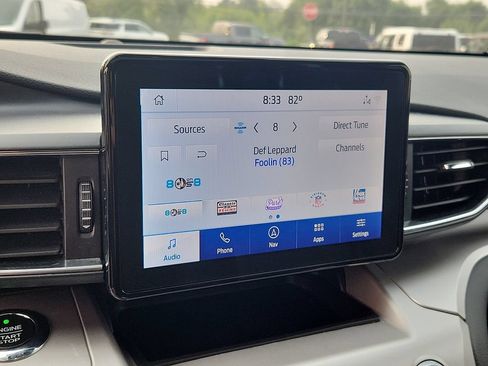 Used 2021 Ford Explorer XLT w/ Equipment Group 202A AWD/4WD image 18