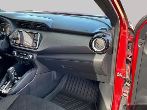 Used 2019 Nissan Kicks SV FWD image 18