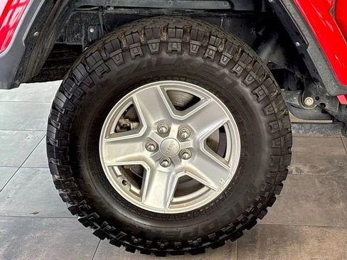 Used 2023 Jeep Gladiator Sport image 29