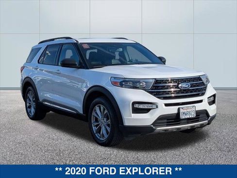 Certified 2020 Ford Explorer XLT w/ Equipment Group 202A image 7