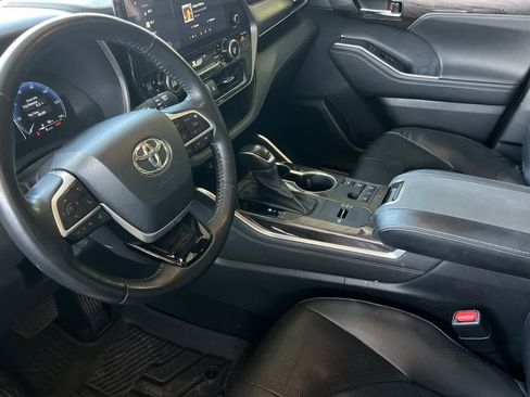 Used 2023 Toyota Highlander Limited AWD/4WD image 14