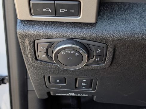 Used 2020 Ford F250 Lariat w/ Lariat Ultimate Package AWD/4WD image 24