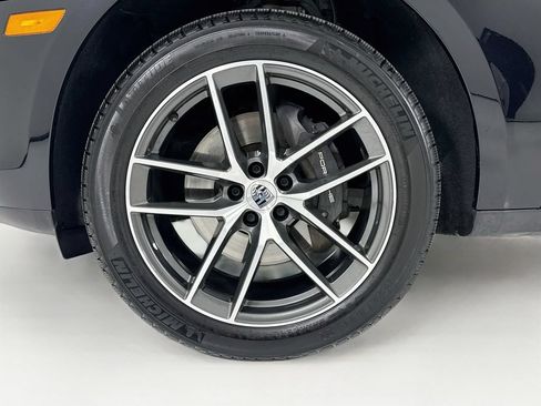 Certified 2024 Porsche Macan AWD/4WD image 33