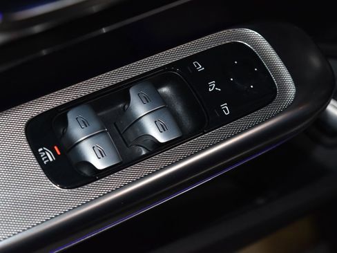 Certified 2024 Mercedes-Benz CLE 300 4MATIC Cabriolet image 6